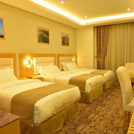 Muscat Plaza Hotel Екстер'єр фото